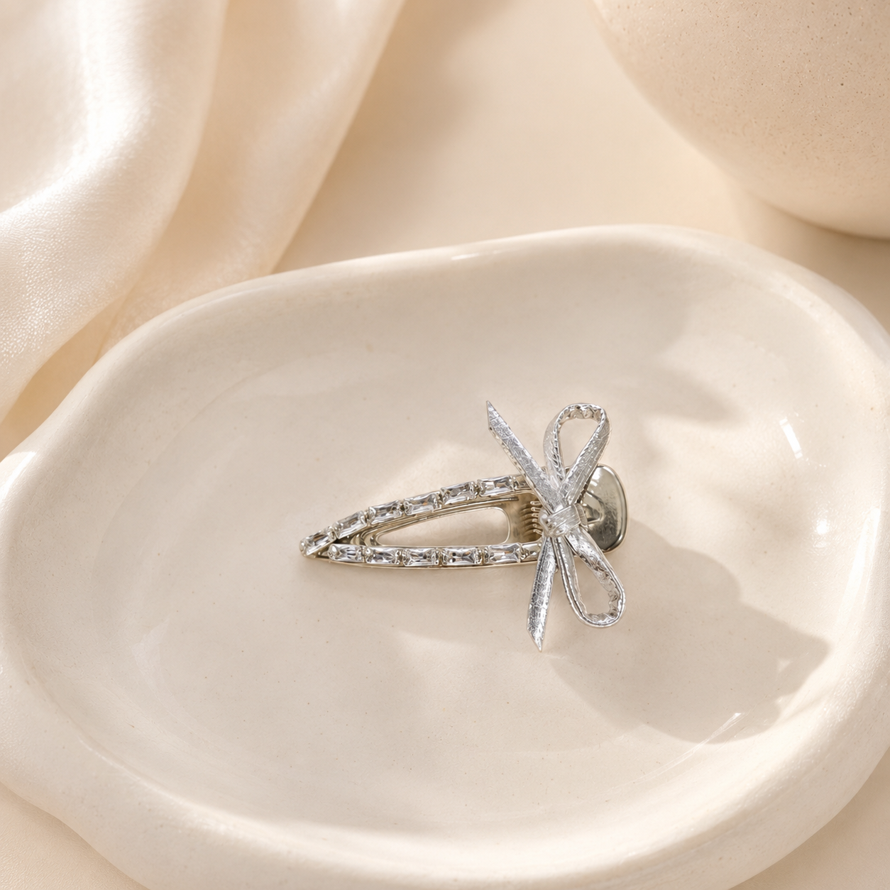 Y2K Bow Hair Clip Silver Alloy - огляд і ціна Tie Clip Silver