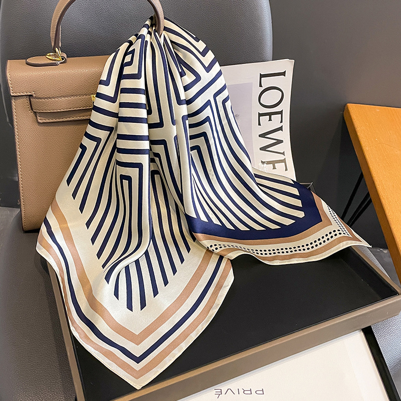 Luxury Brand Neckerchief Sprin - огляд і ціна Ascot Neck Scarf