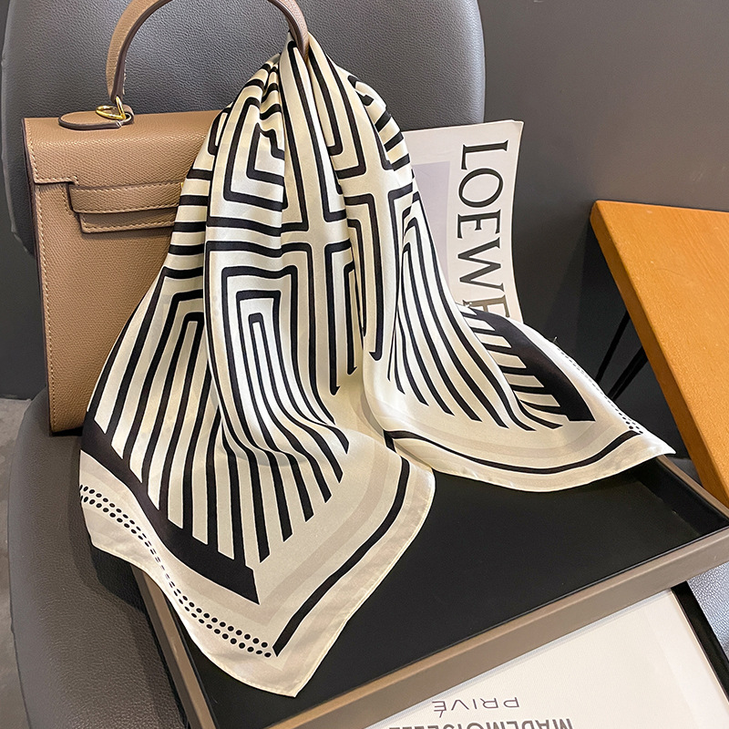Luxury Brand Neckerchief Sprin - огляд і ціна Ascot Neck Scarf