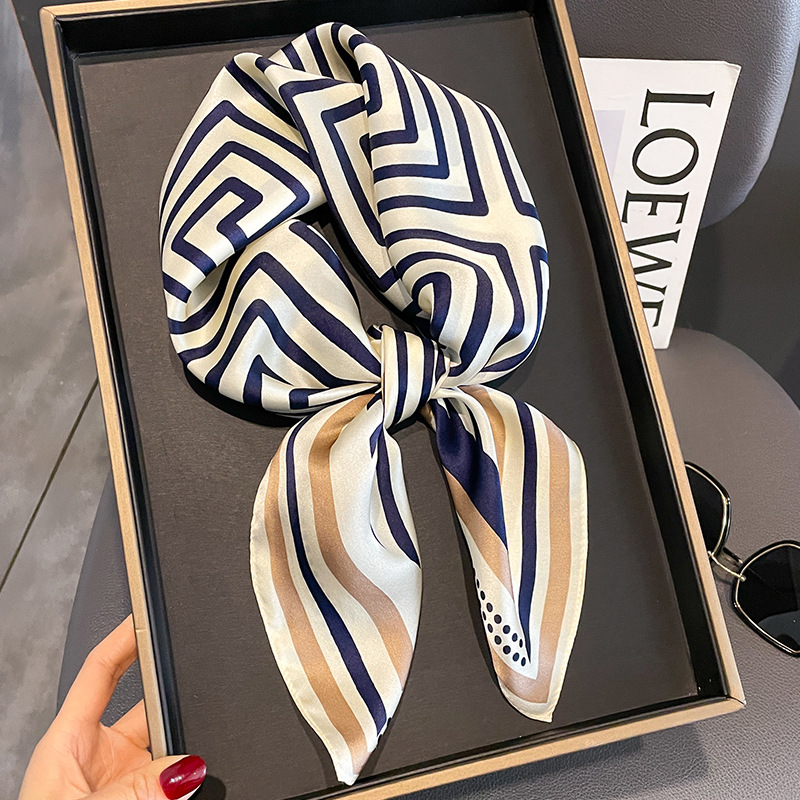 Luxury Brand Neckerchief Sprin - огляд і ціна Ascot Neck Scarf