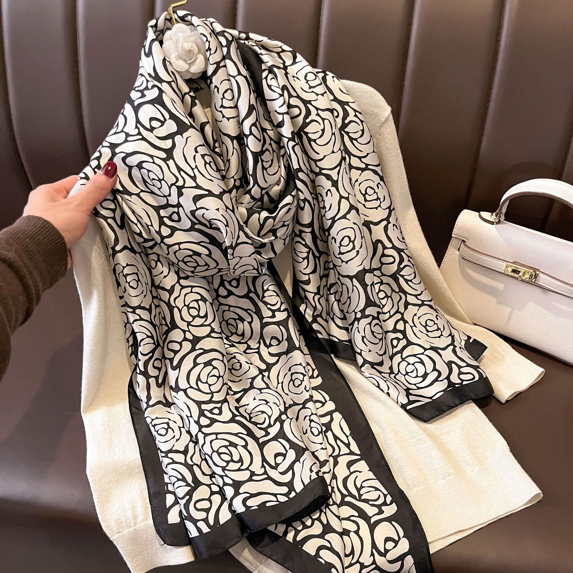 Fashion Print Large Shawl Wrap - огляд і ціна Scarf Silk Square